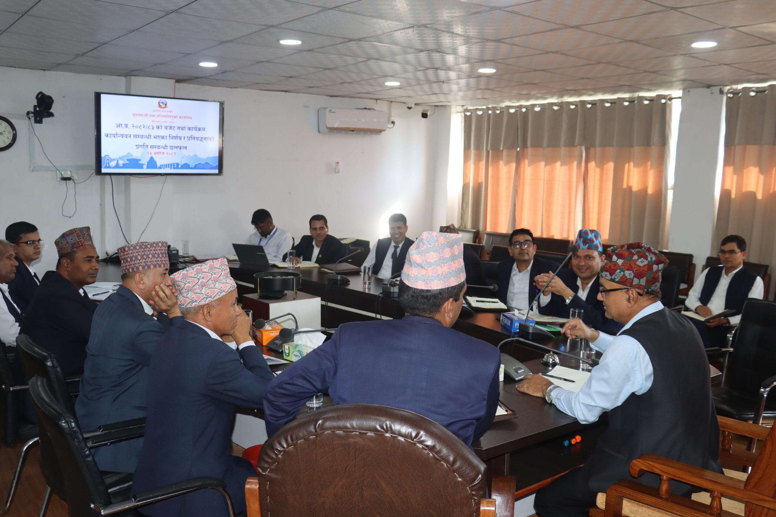 ढिलाइ र फजुल खर्च अन्त्य गर्न प्रदेश सचिवहरूलाई मुख्यमन्त्री कँडेलको निर्देशन